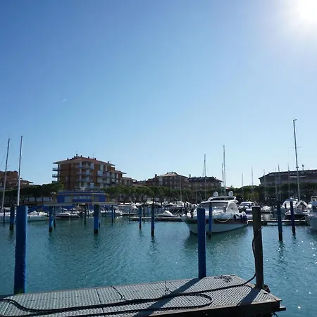 Flat By The Sea With Sunny Terrace - Beahost *